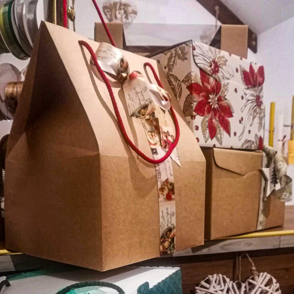 confezioni regalo e scatole per pacchi